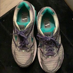 Running shoes